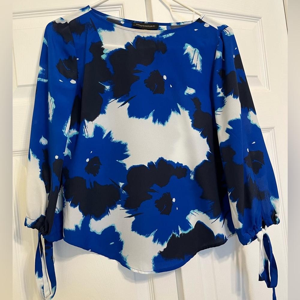 Banana Republic Blue Floral Women's Top